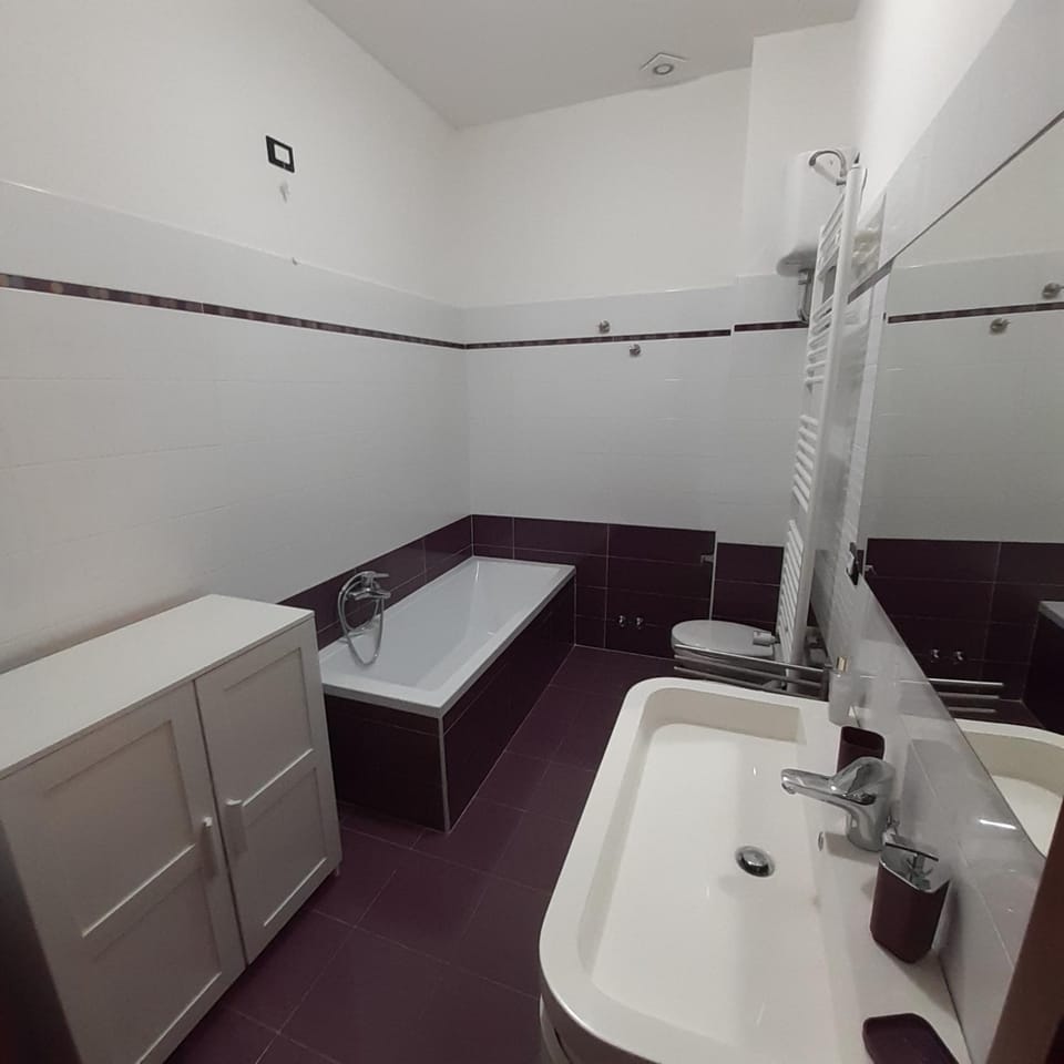 Bathroom, Bath