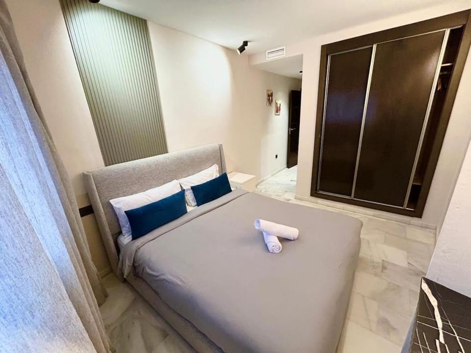 Bed, Photo of the whole room, Bedroom, towels, wardrobe