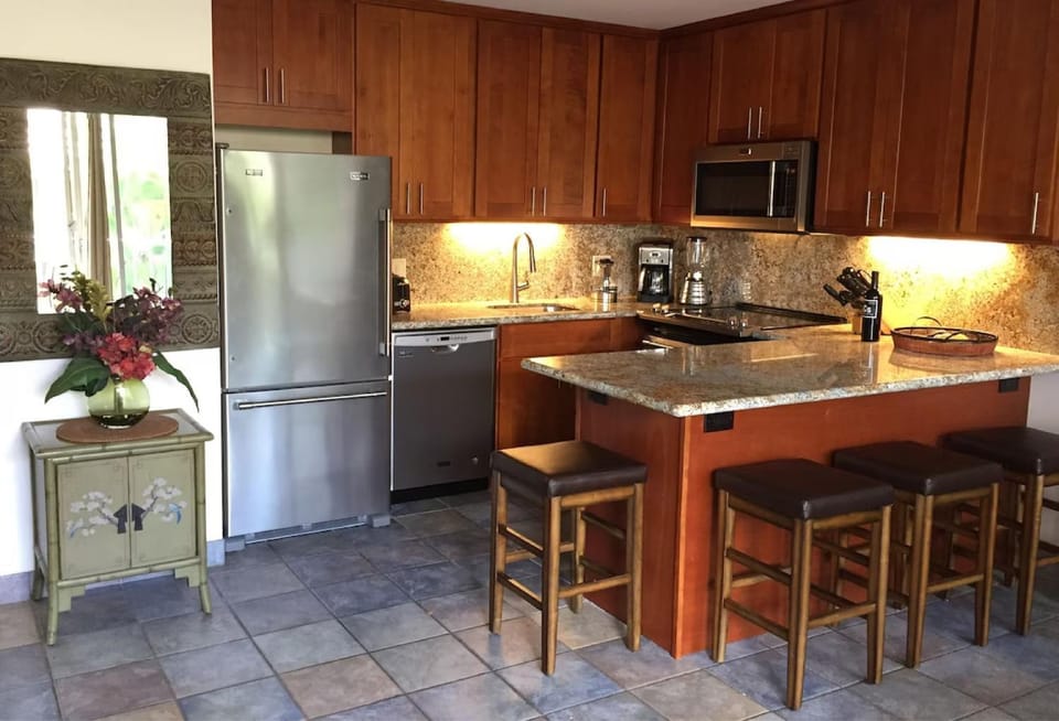 Coffee/tea facilities, dishwasher, kitchen