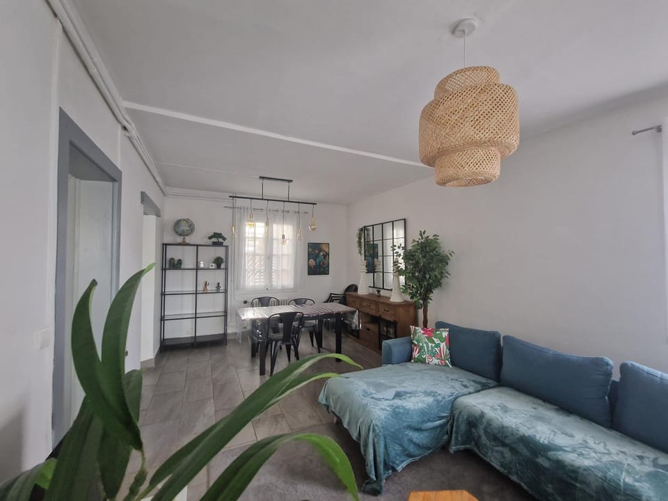 Communal lounge/ TV room, Living room, Seating area, Dining area