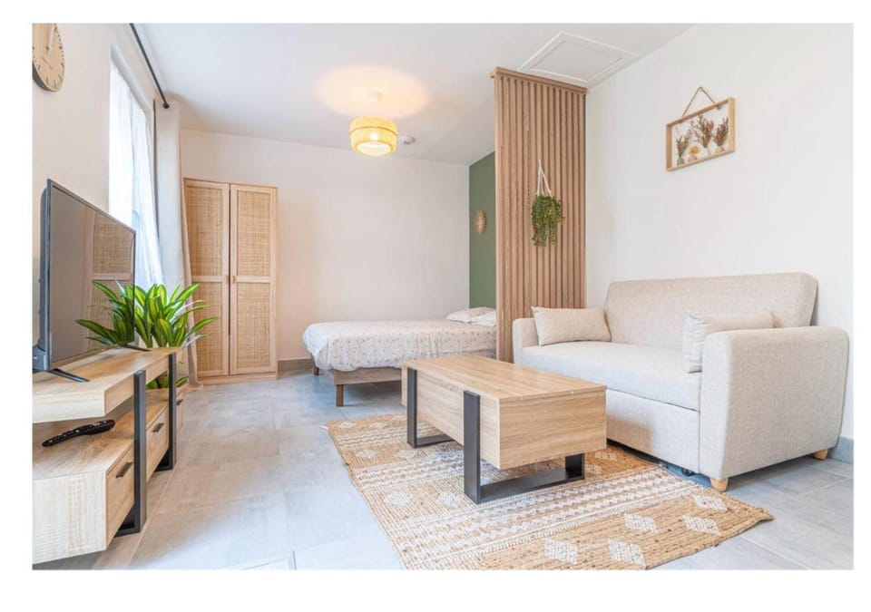 Communal lounge/ TV room, Living room, Seating area