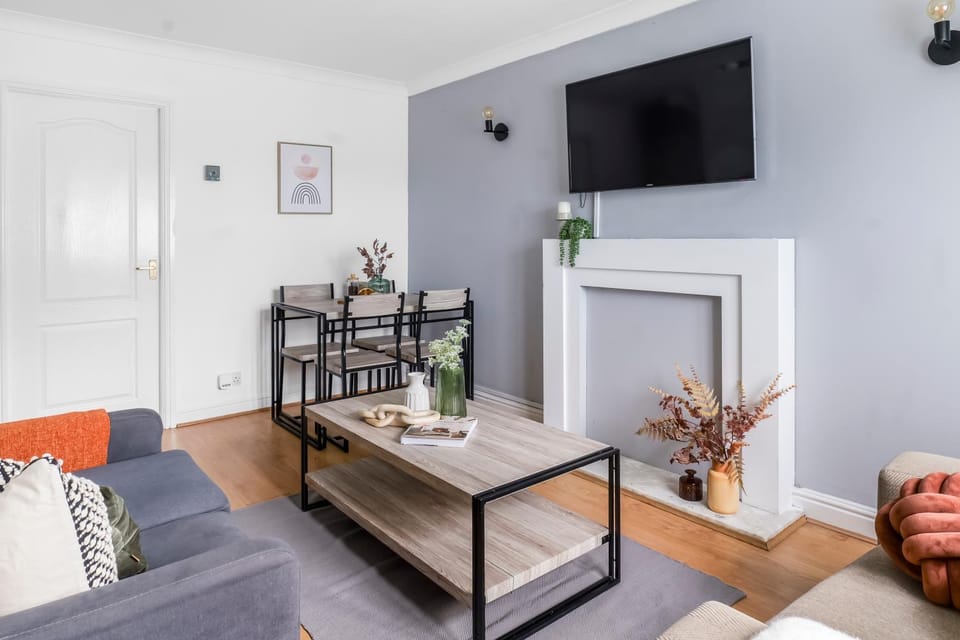 Communal lounge/ TV room, TV and multimedia, Living room, Seating area