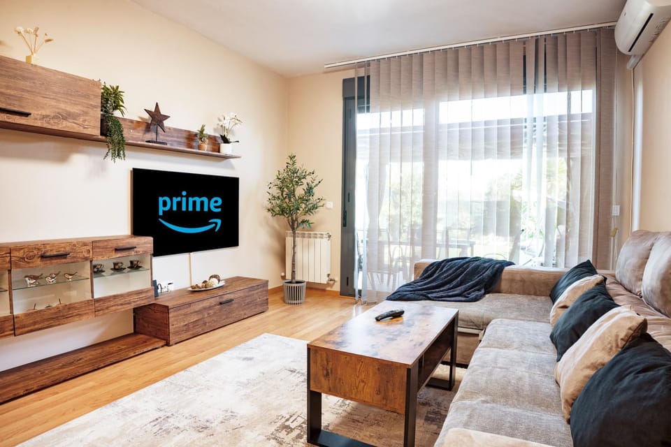 TV and multimedia, Living room, air conditioner