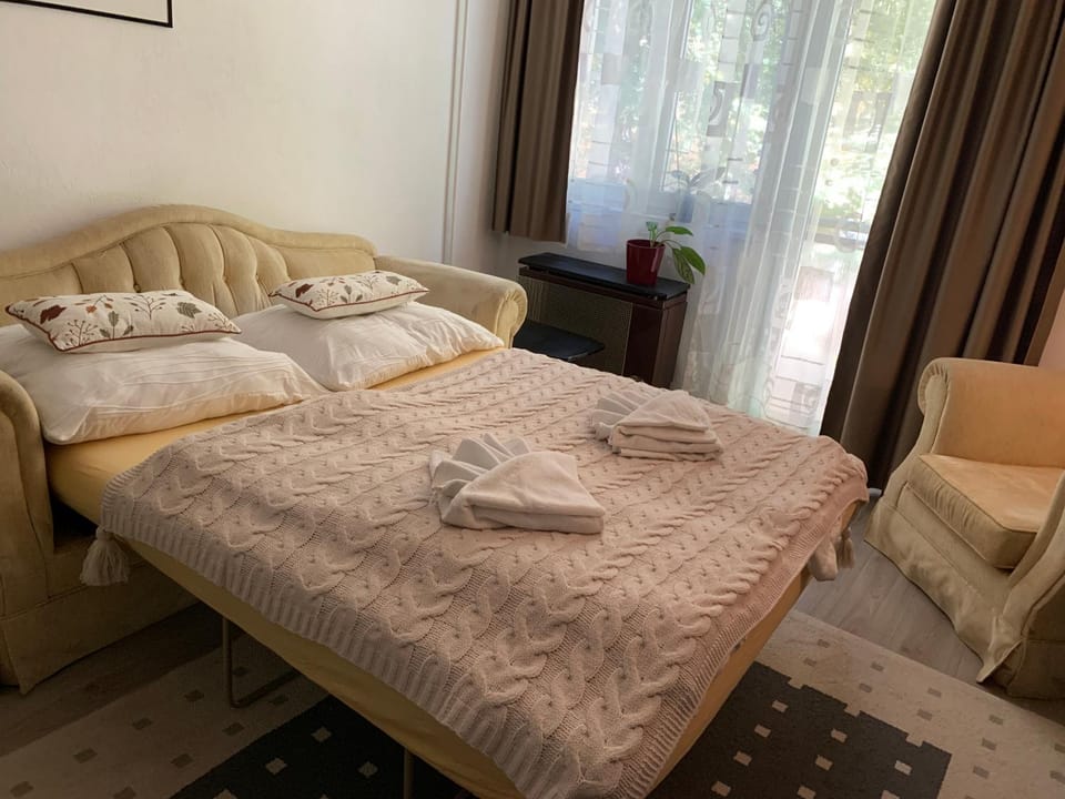 Ifjú-lak 1 vendégház Apartment in Hungary