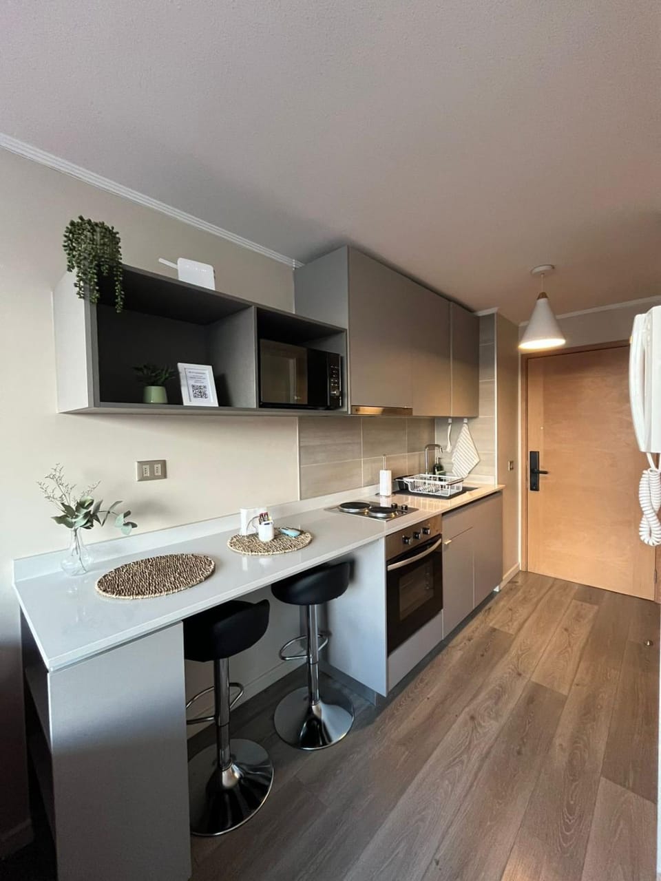 Kitchen or kitchenette, Dining area, stove