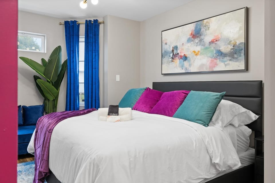 The Philly Zoo Suites - Apartments with Fireplace & Parking Available Apartment in Philadelphia