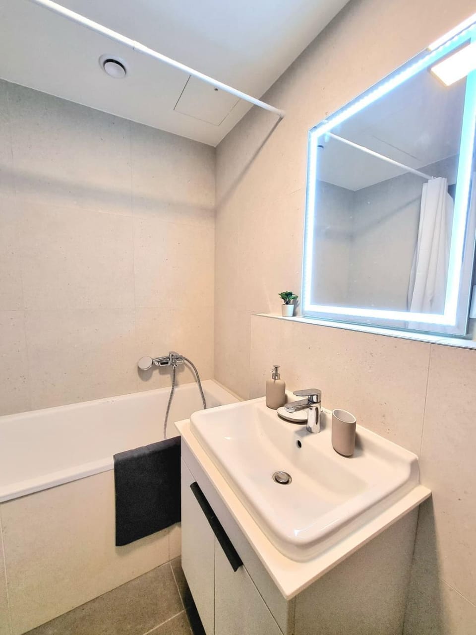 Bathroom, Bath