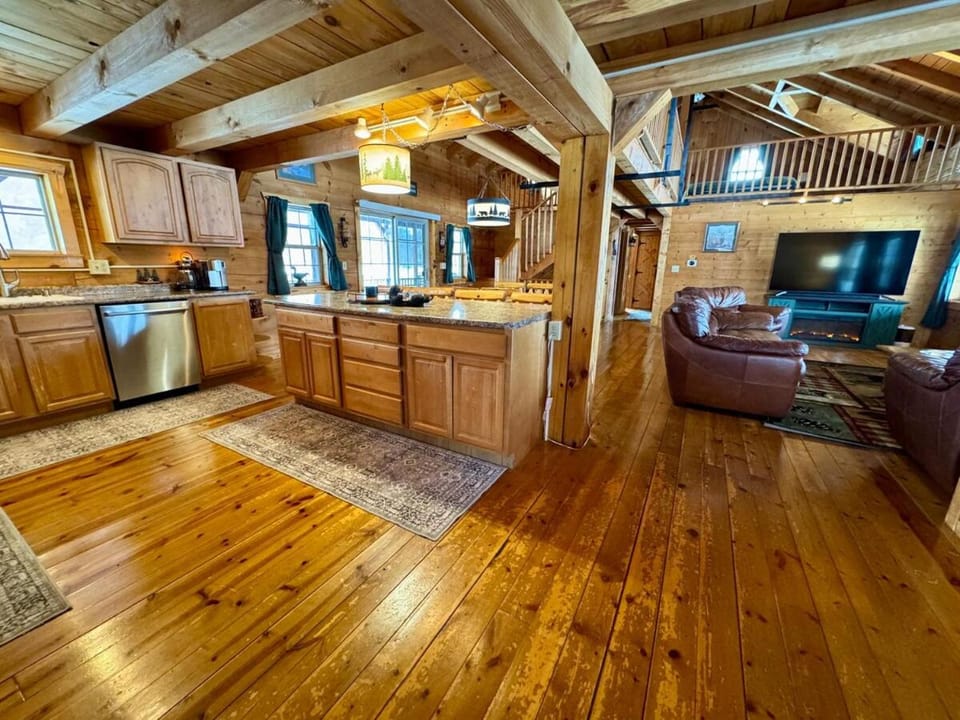 TV and multimedia, Kitchen or kitchenette, dishwasher, oven, stove