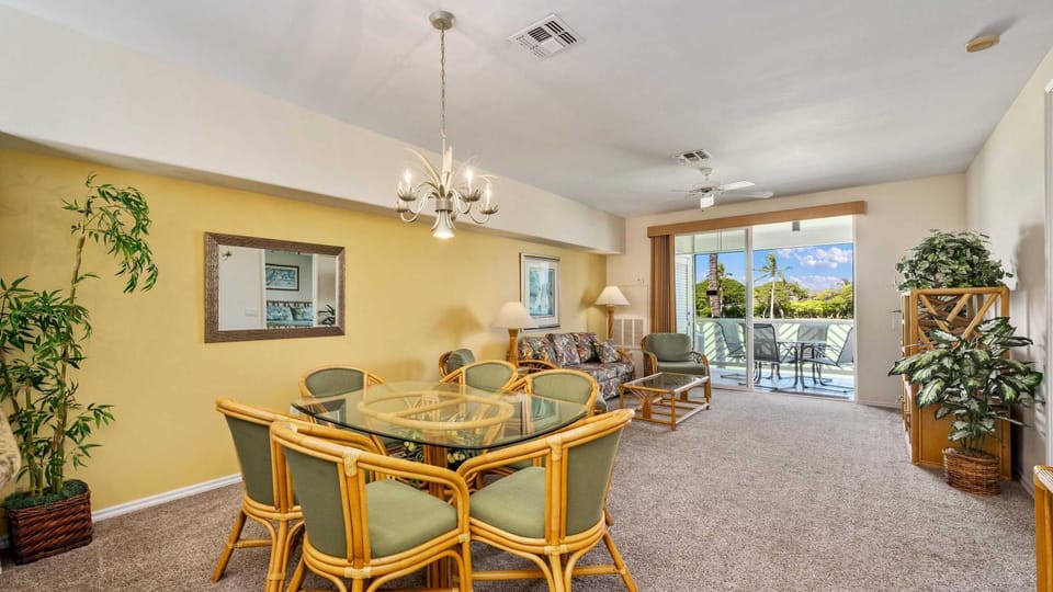 Welcome to Waikoloa Village Enjoy beach pool close to beach I-23 House in Puako