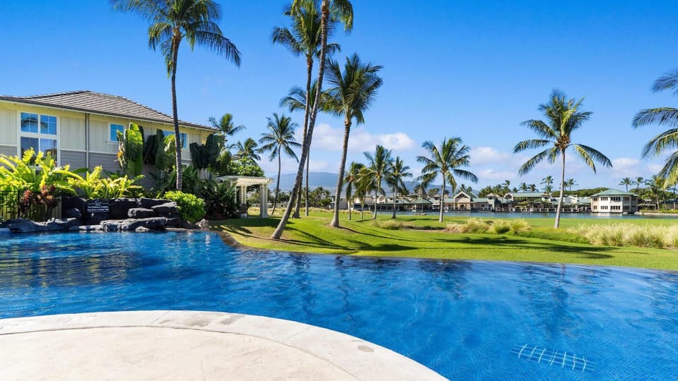 Welcome to Waikoloa Village Enjoy beach pool close to beach I-23 House in Puako
