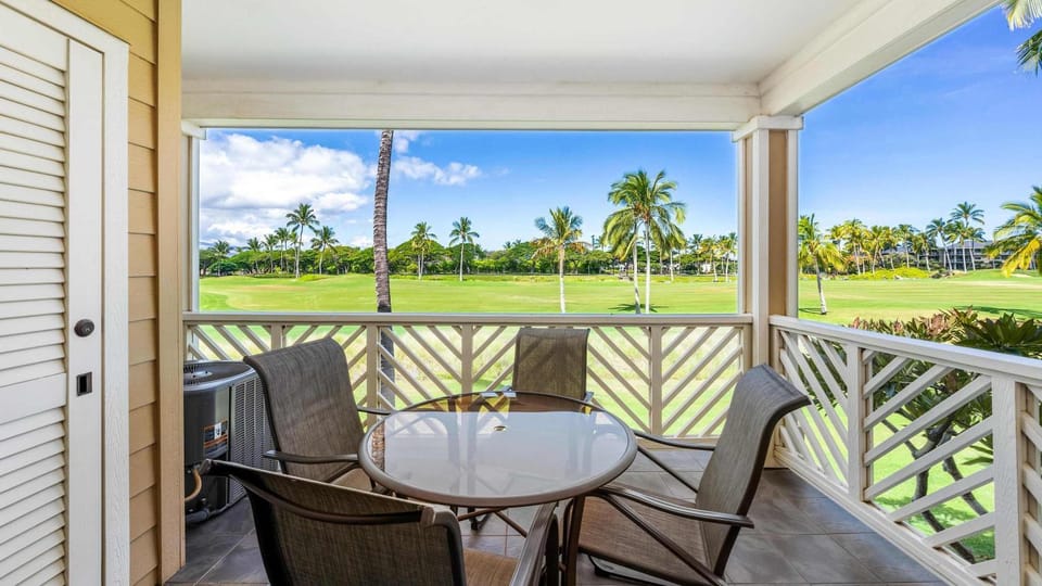 Welcome to Waikoloa Village Enjoy beach pool close to beach I-23 House in Puako