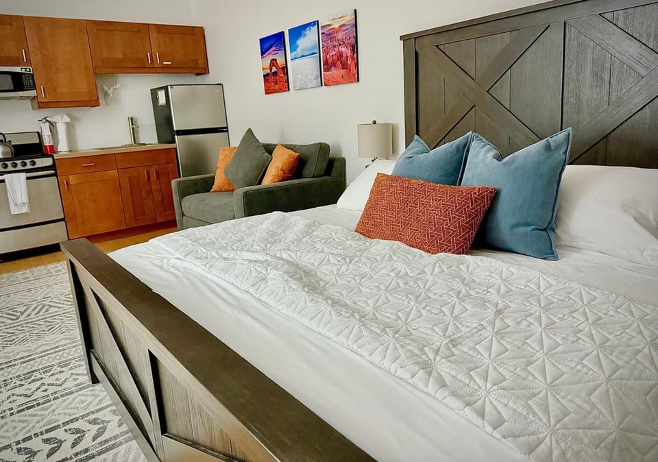Modern Mountain Studio in the Heart of Park City Apartment hotel in Park City