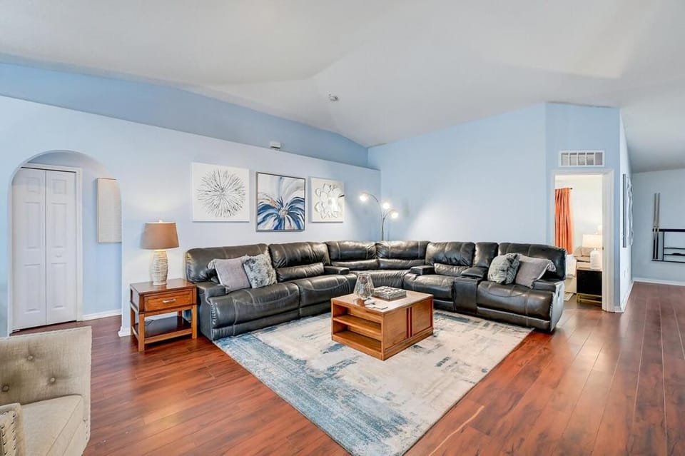 BEST on the WEST Nr I295 DWTN Pet Frdly Games YRD House in Jacksonville