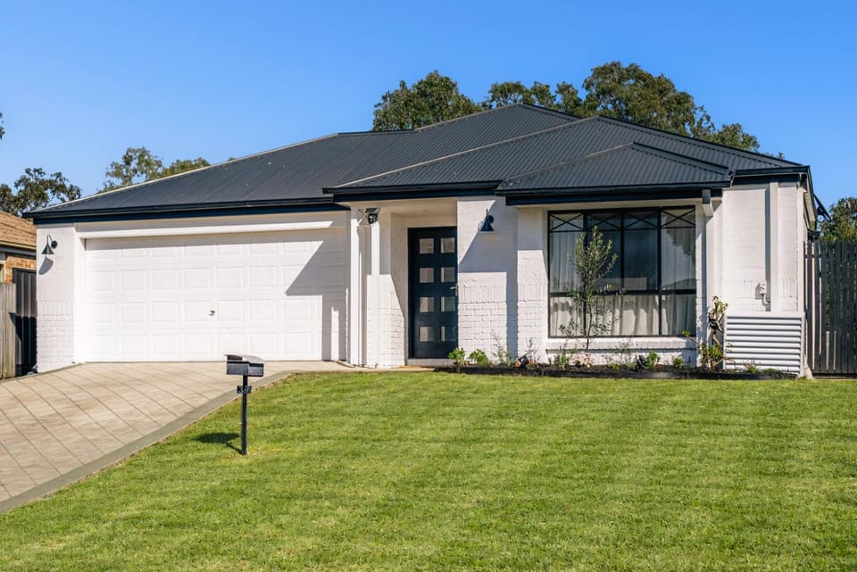 Summer's Greenview Retreat - Kayaks Included Country House in Brisbane