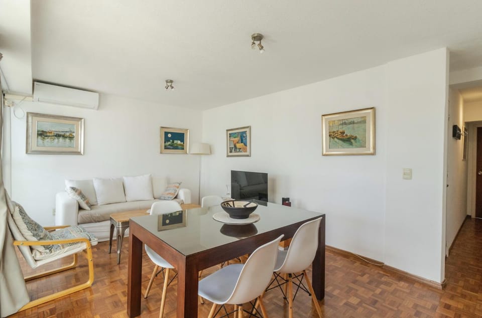Apartamento en pocitos de 1 dormitorio con parrillero Apartment in Uruguay