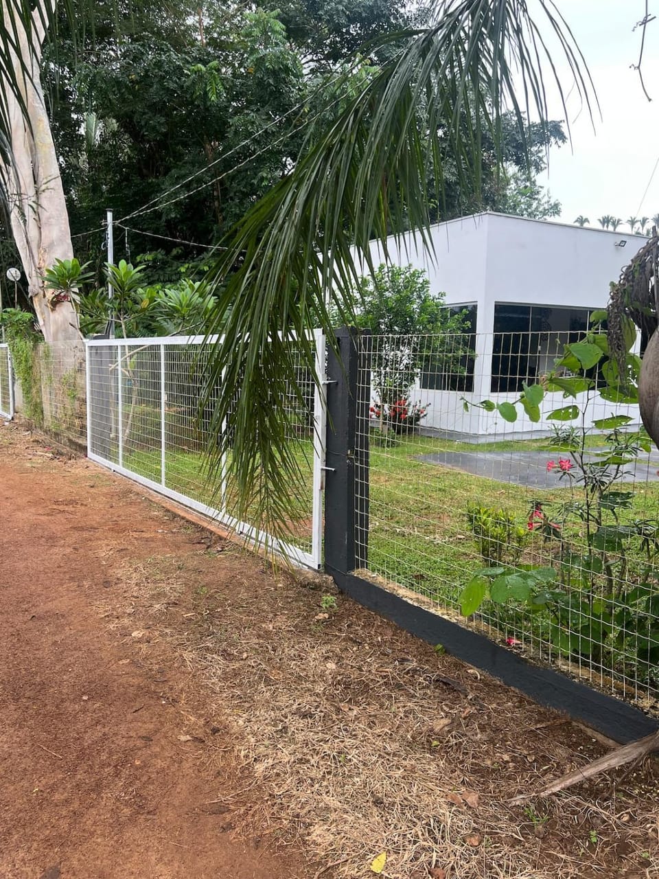 Rancho acesso ao rio São Lourenço House in Santa Cruz Department, Bolivia