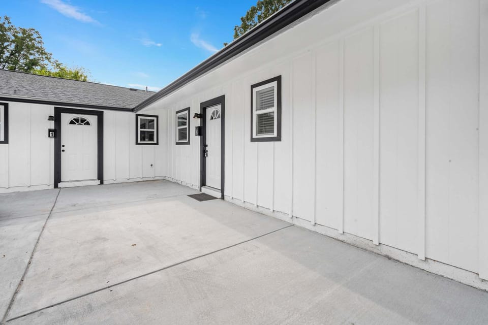 7 Min walk to Golden Belt - 4 Min Drive to Downtown - 7 to Duke House in Durham
