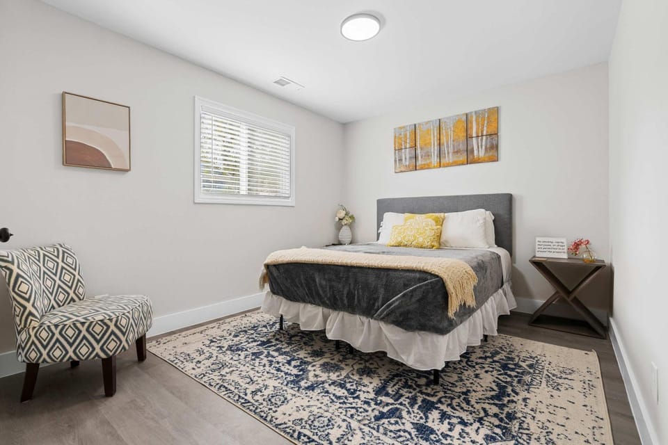 7 Min walk to Golden Belt - 4 Min Drive to Downtown - 7 to Duke House in Durham