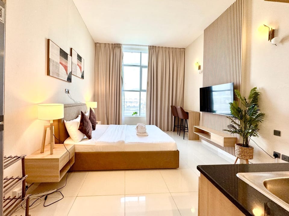 Signature Horizon Studio with Boulevard Views Apartment in Dubai