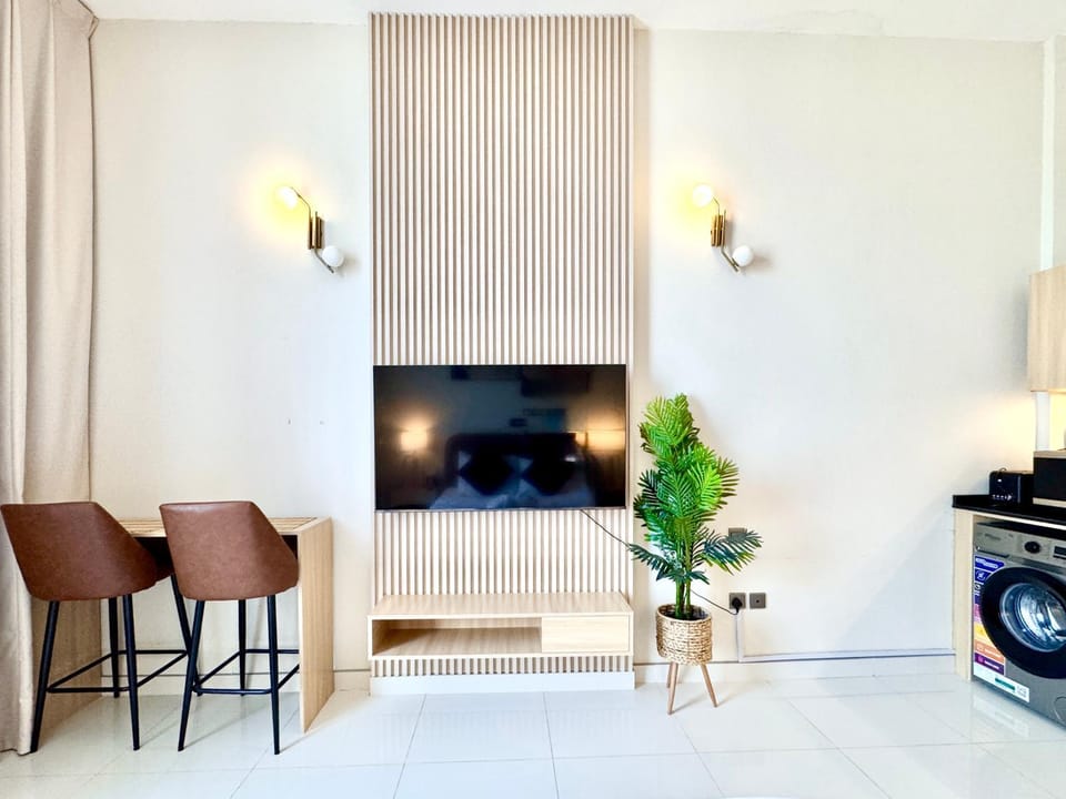 Signature Horizon Studio with Boulevard Views Apartment in Dubai