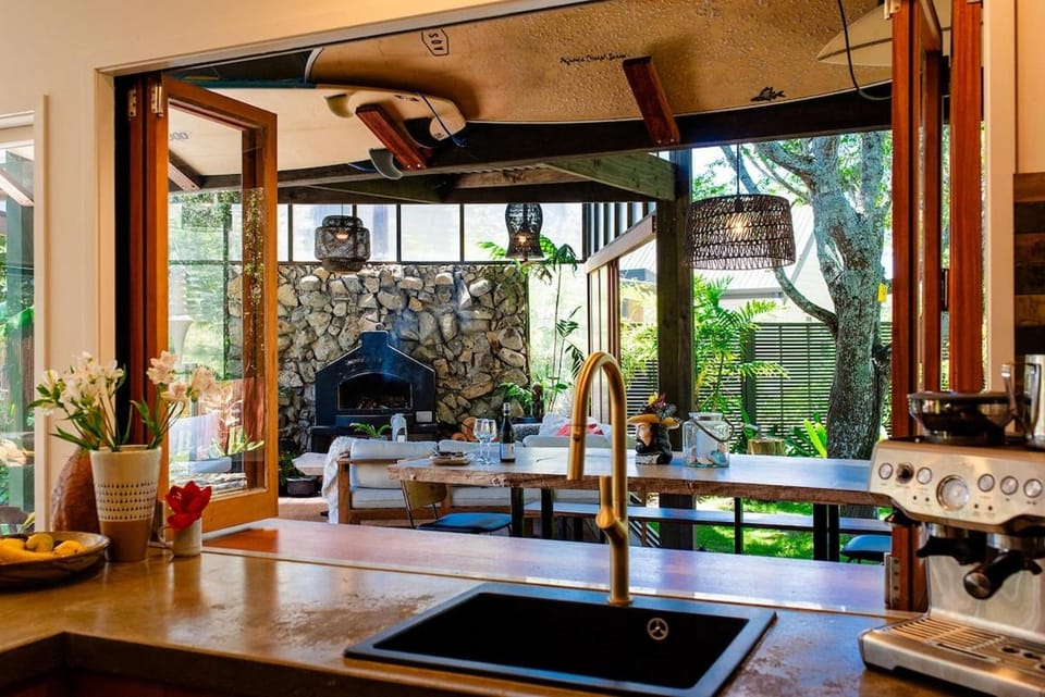 Patio, Kitchen or kitchenette, Dining area