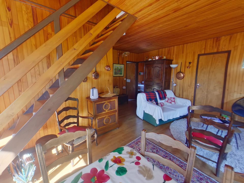 Chalet spacieux à Les Rousses pour 10 pers, proche commerces - FR-1-834-9 Chalet in Jura