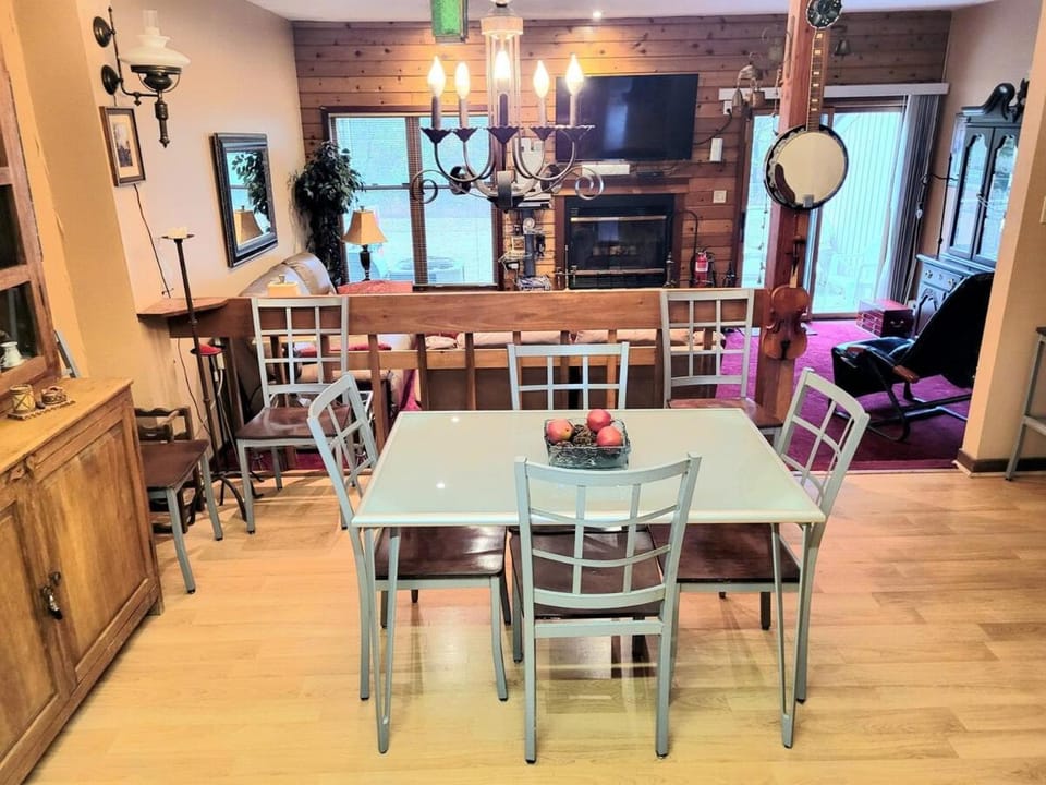 Shawnee Ski Mountain View Jacuzzi Townhouse House in Middle Smithfield