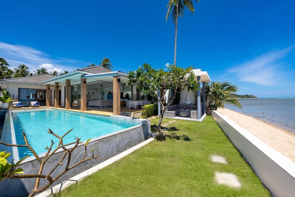 Villa Frangipani - Beachfront Oasis Private Pool Villa in Ko Samui
