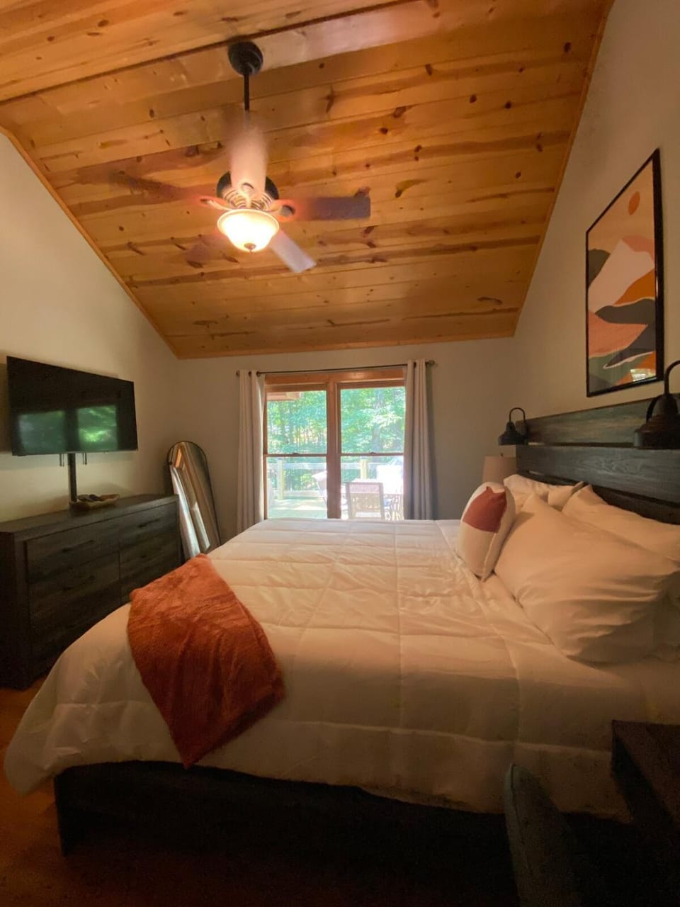 Private Views, Decks,1 Mile from Gate, 8 Mins to Wineries House in Georgia