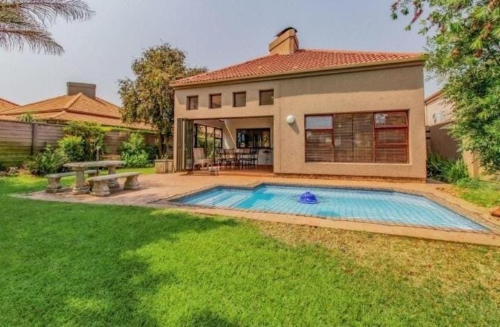 Pecanwood Haven 4BR Hartbeespoort Dam House in Gauteng