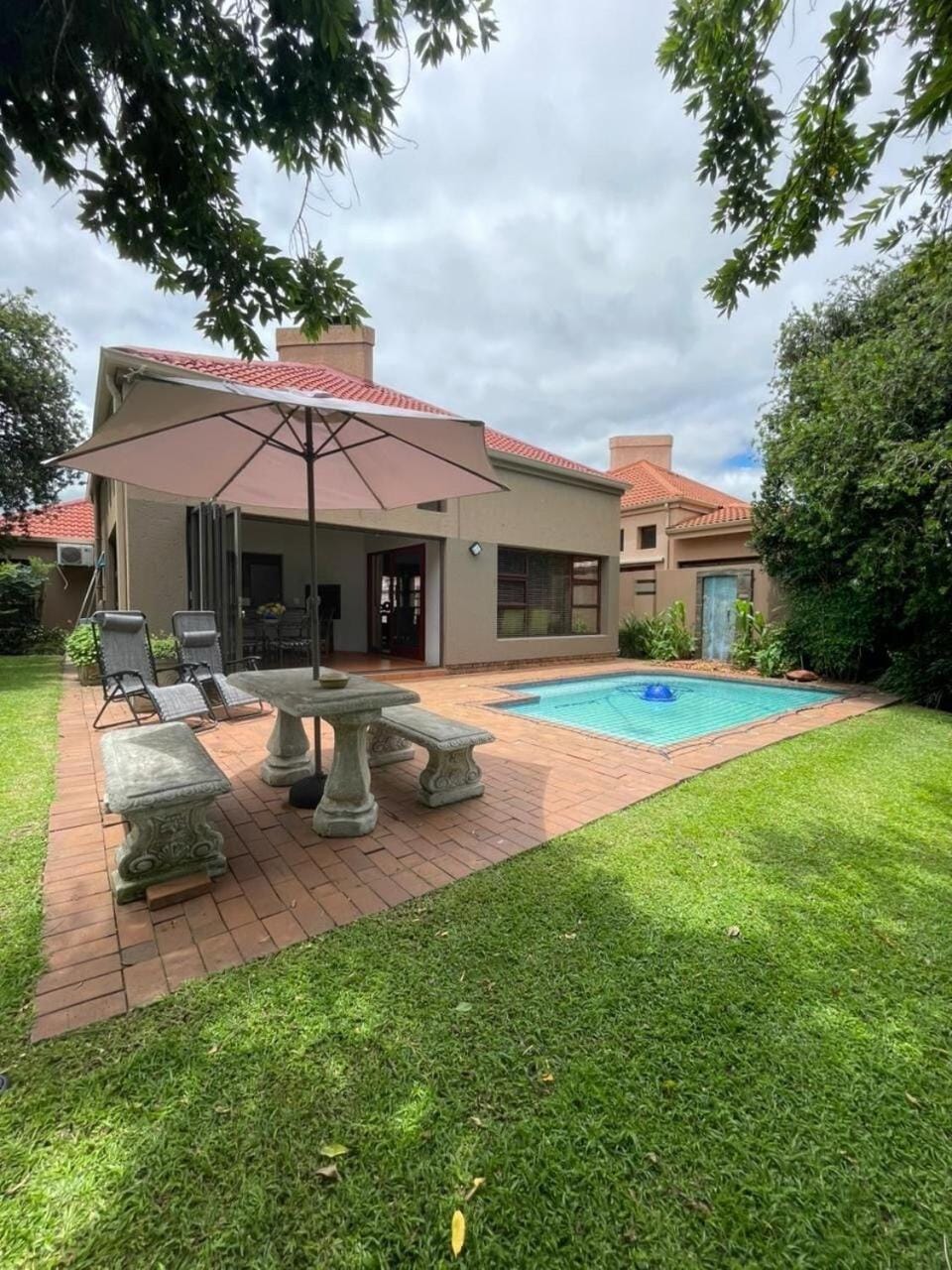 Pecanwood Haven 4BR Hartbeespoort Dam House in Gauteng