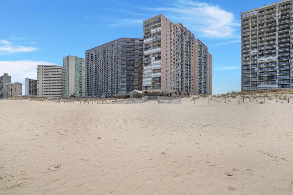2 BR Ocean Front Condo with Heated Indoor Pool, Expansive Views Apartment in Ocean City