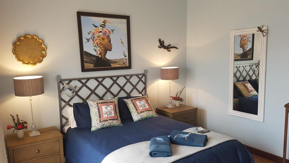 Bed, Decorative detail, Bedroom