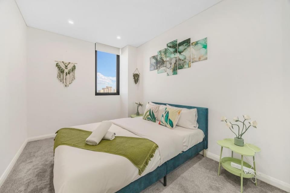 Liverpool 2 bedroom apartment with convenient transportation and surrounded by food Apartment in Sydney