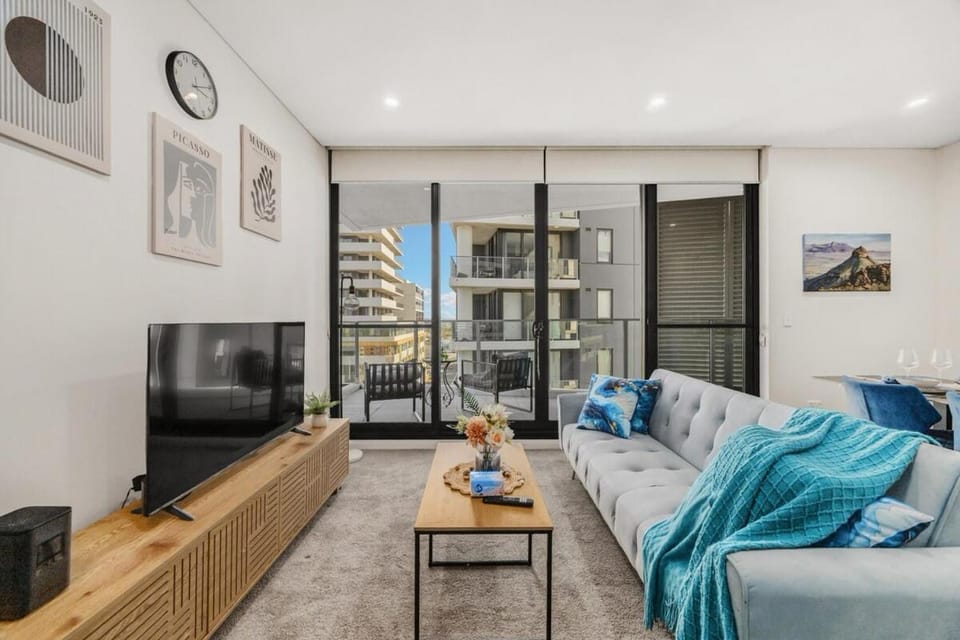 Liverpool 2 bedroom apartment with convenient transportation and surrounded by food Apartment in Sydney