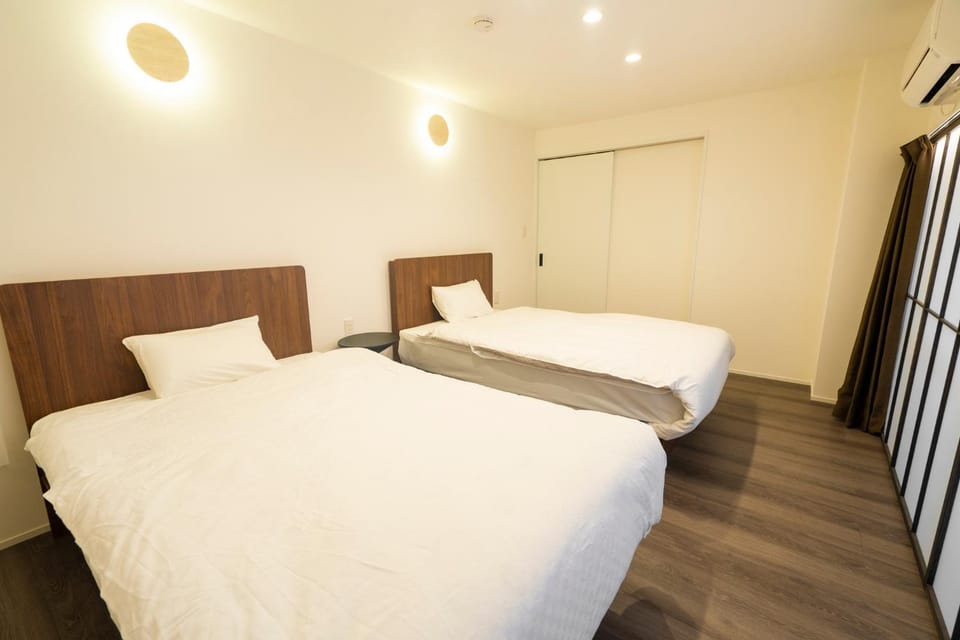 Bed, Bedroom, air conditioner