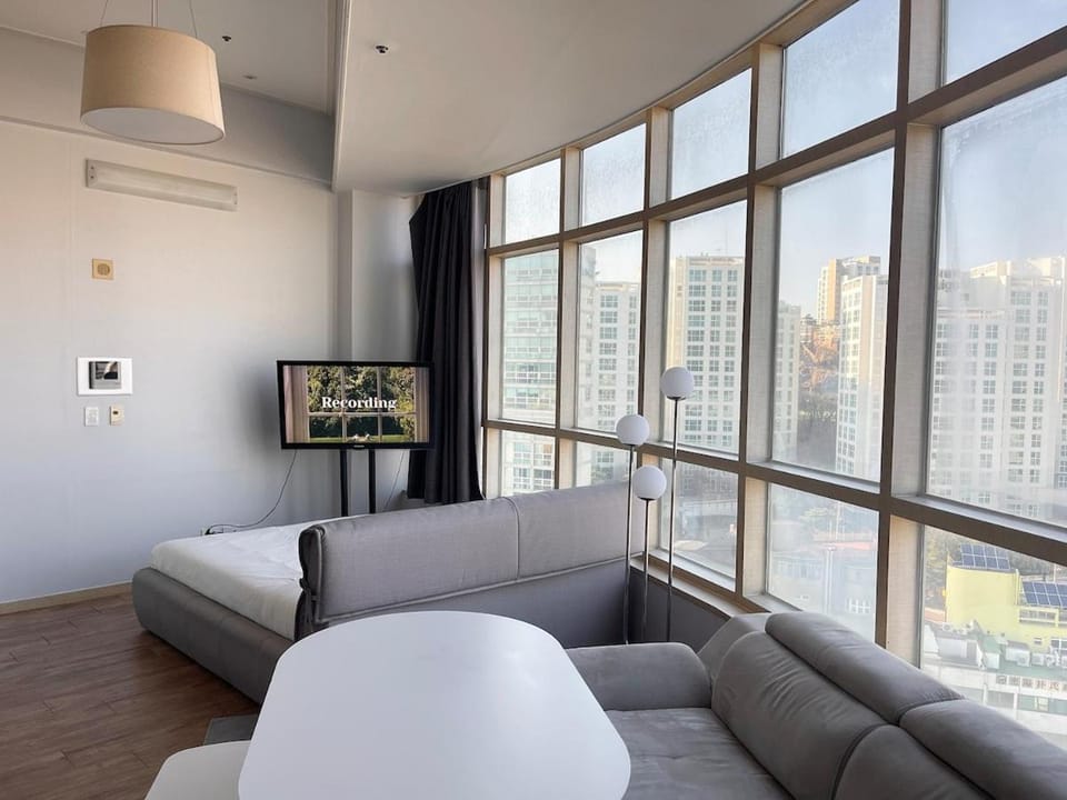 Contemporary Duplex Seoul Stn City View 3min Apartment in Seoul
