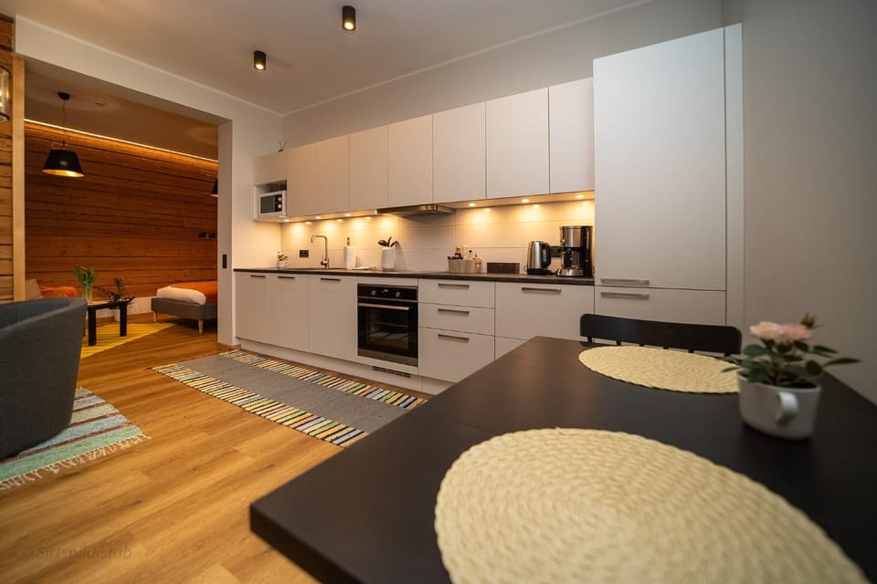 Kitchen or kitchenette, Living room, Seating area, Dining area, dishwasher, pet friendly, stove, kitchen