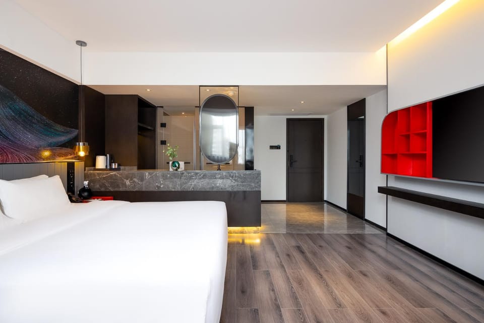 Bed, Living room, Photo of the whole room, Bedroom, wardrobe