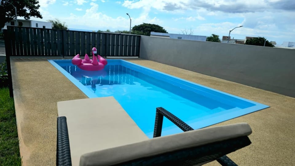 Pool view, Swimming pool, sunbed