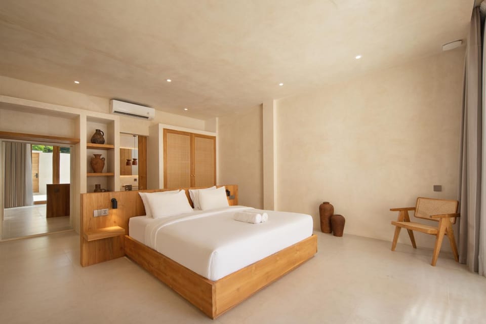 Bed, Photo of the whole room, Bedroom, towels, wardrobe