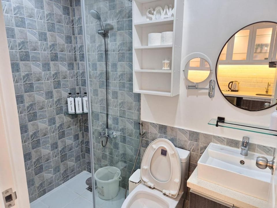 The Grand Escape Studio Fast WIFI, POOL, GYM Apartment in Lapu-Lapu City