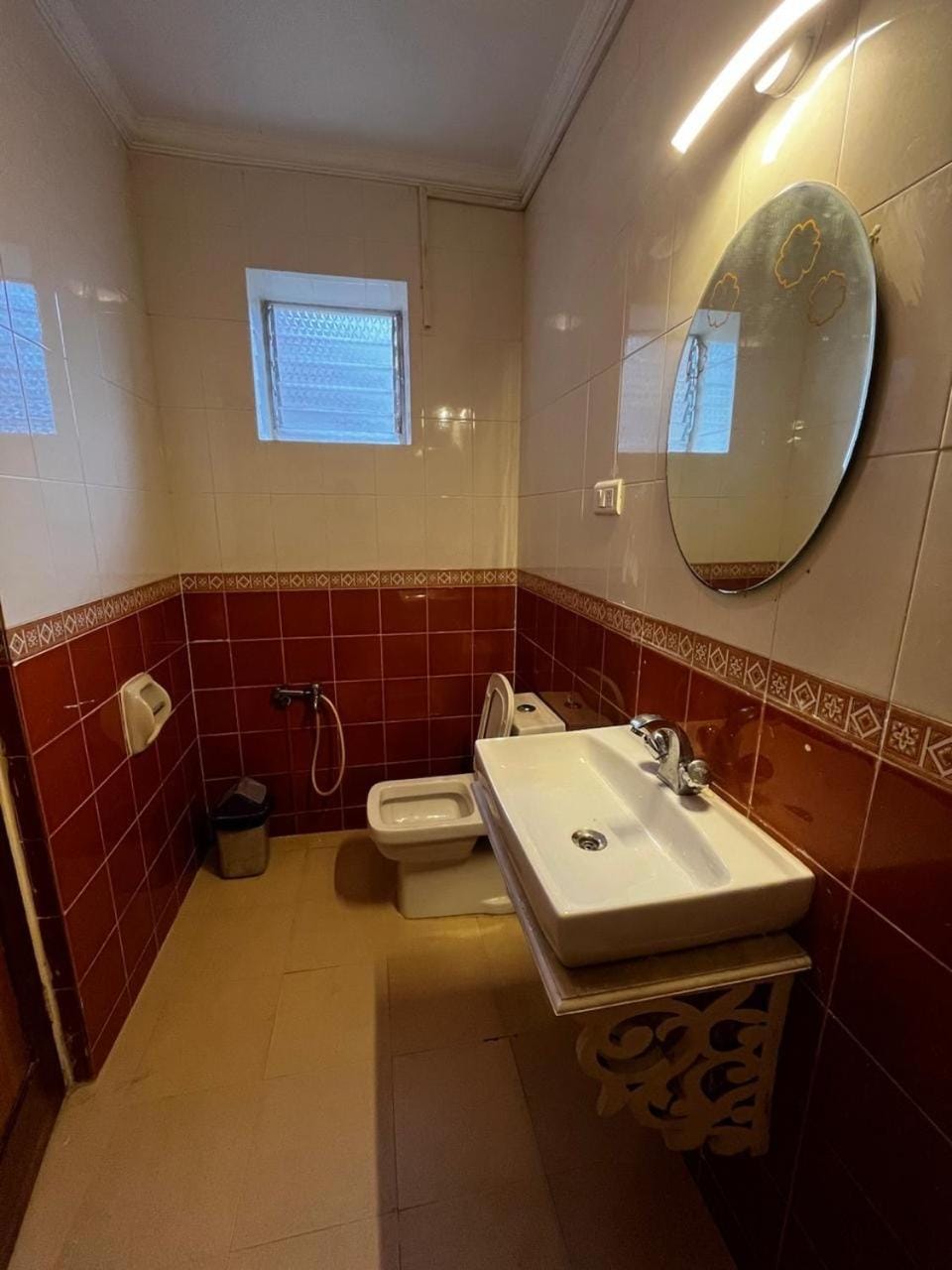 Toilet, Bathroom, towels