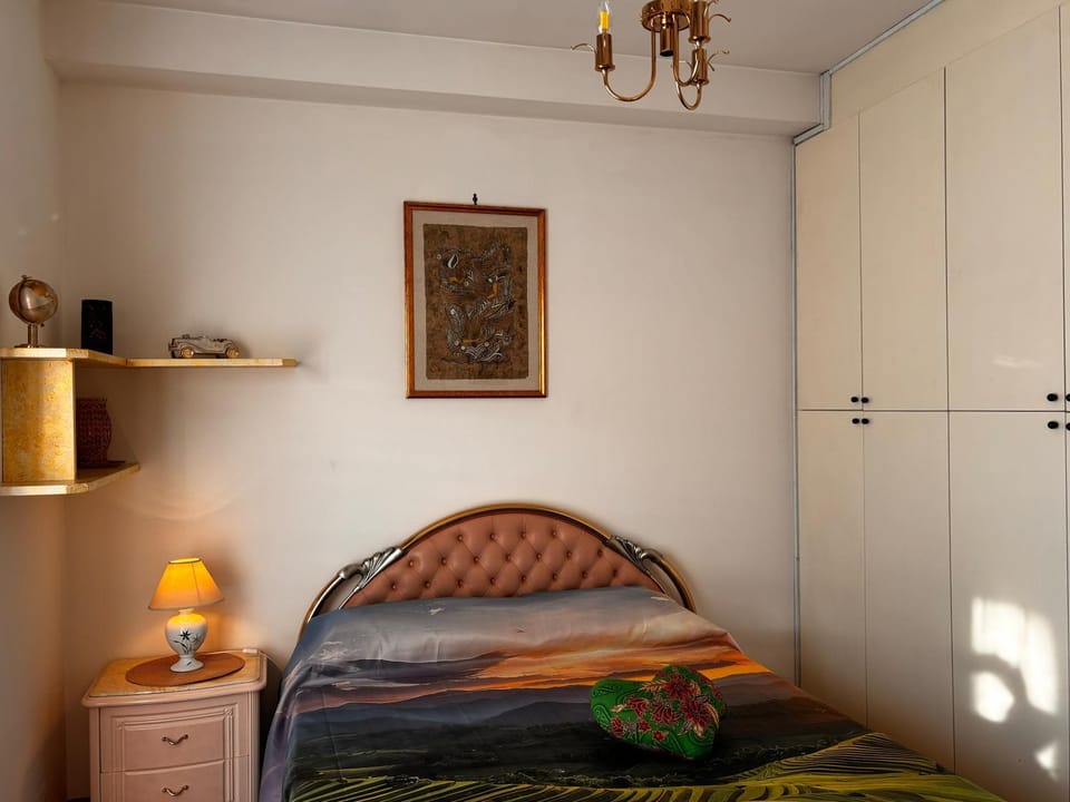 Bed, Photo of the whole room