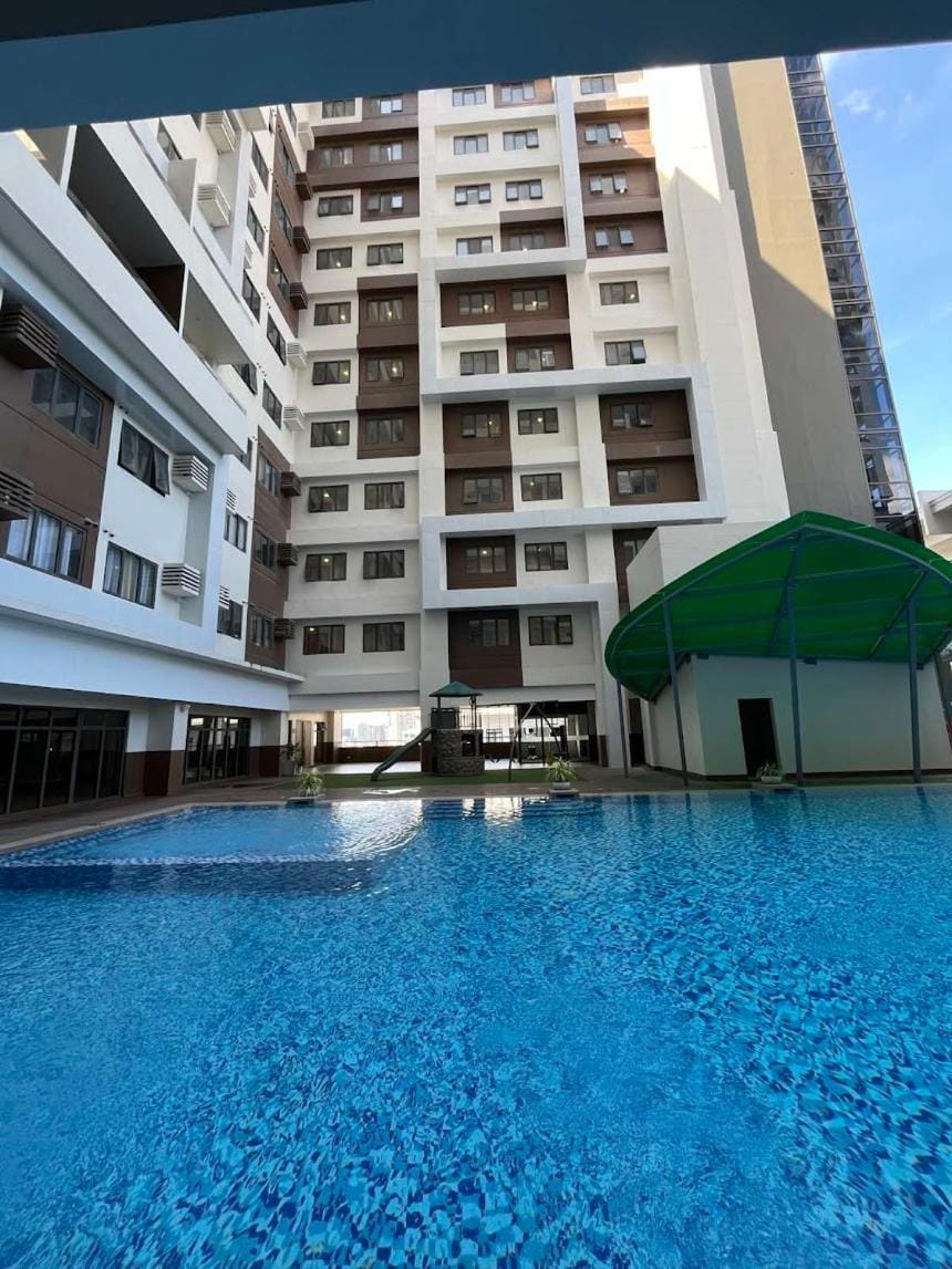 BE Stylish Studio WIFI, Netflix, City Center Apartment in Lapu-Lapu City