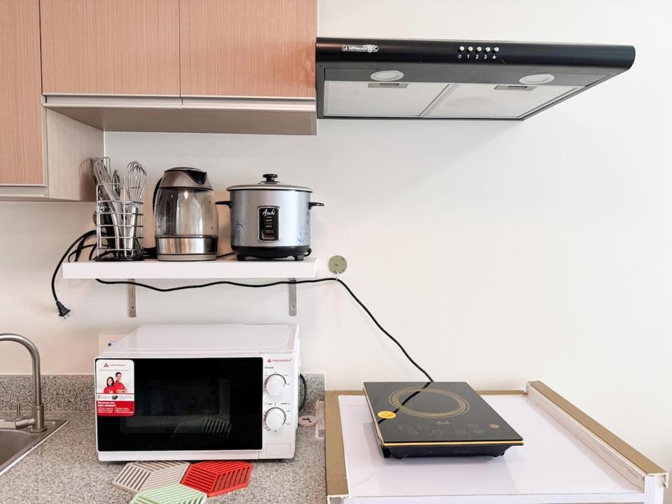 BE Stylish Studio WIFI, Netflix, City Center Apartment in Lapu-Lapu City