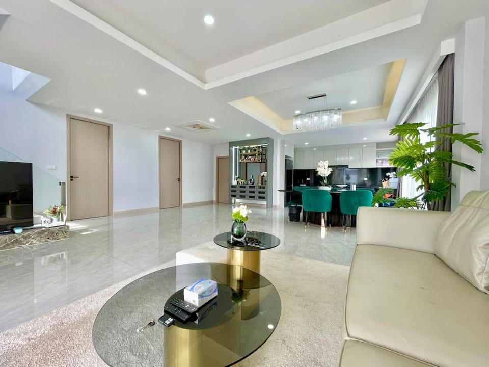 FinFin-Pool villa C26 Villa in Pattaya City
