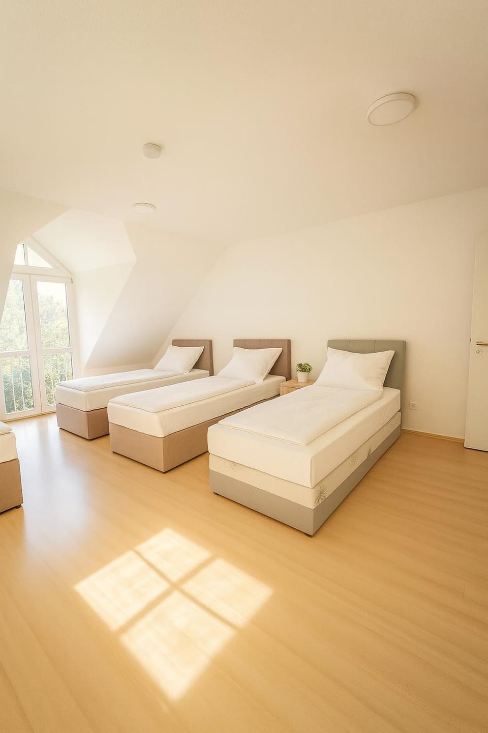 Bed, Photo of the whole room, Bedroom