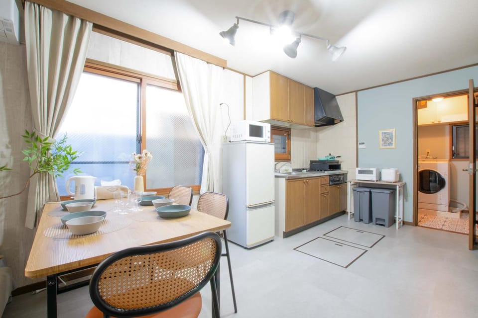 Kitchen or kitchenette, Dining area, stove, toaster