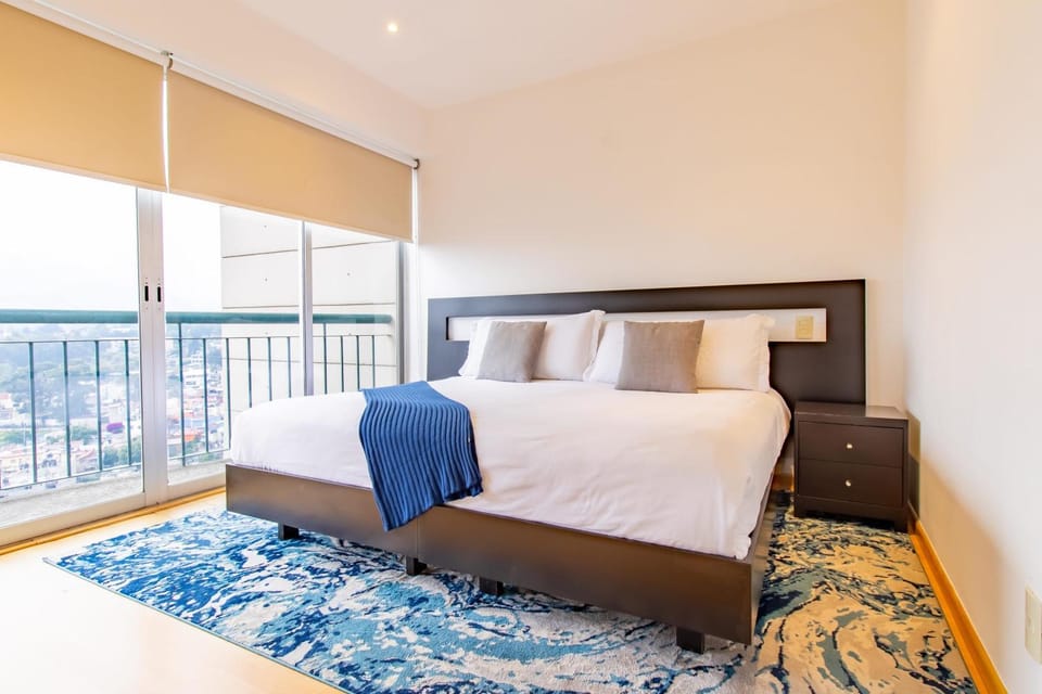 Capitalia Santa Fe Duplex Gym & City View House in Mexico City